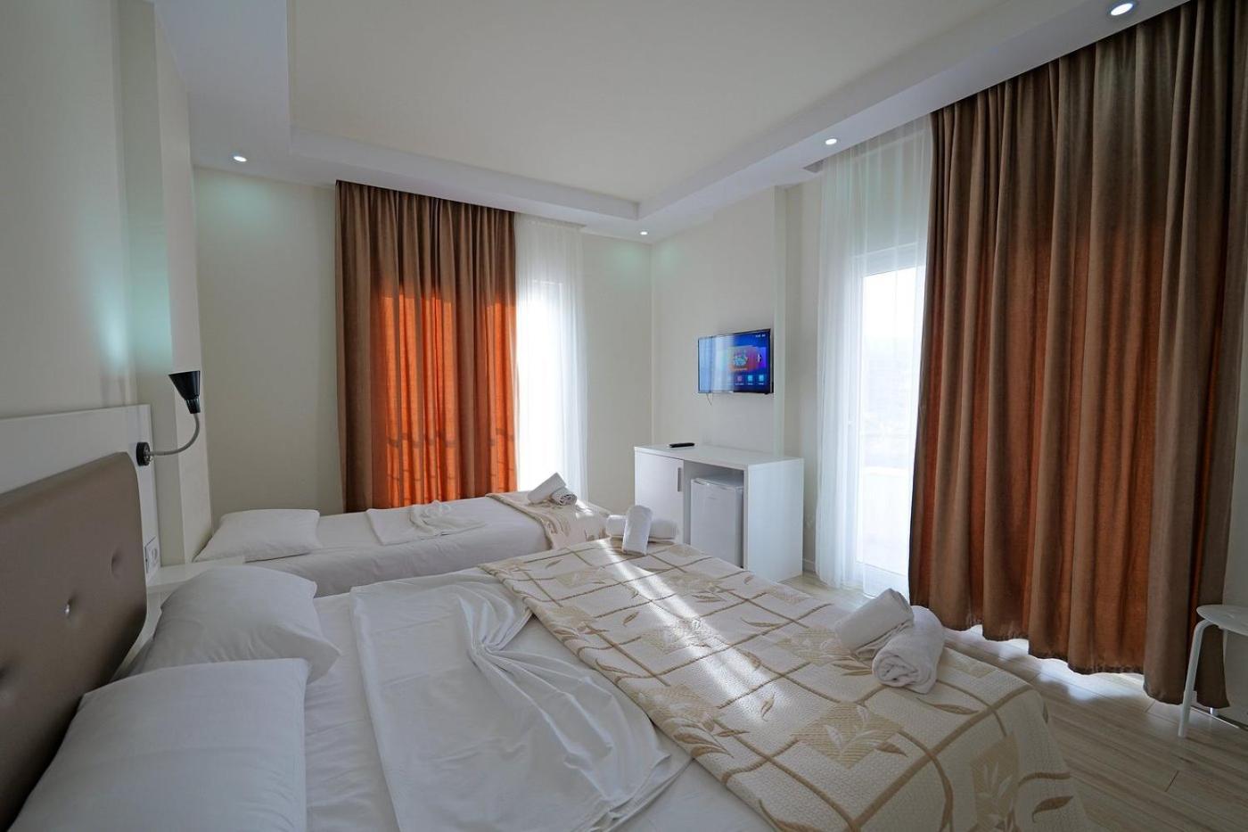 Helia Seaside Hotel Sarandë Eksteriør bilde