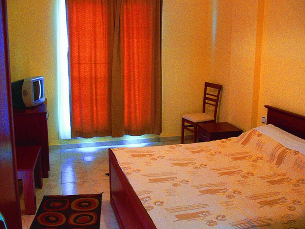 Helia Seaside Hotel Sarandë Rom bilde